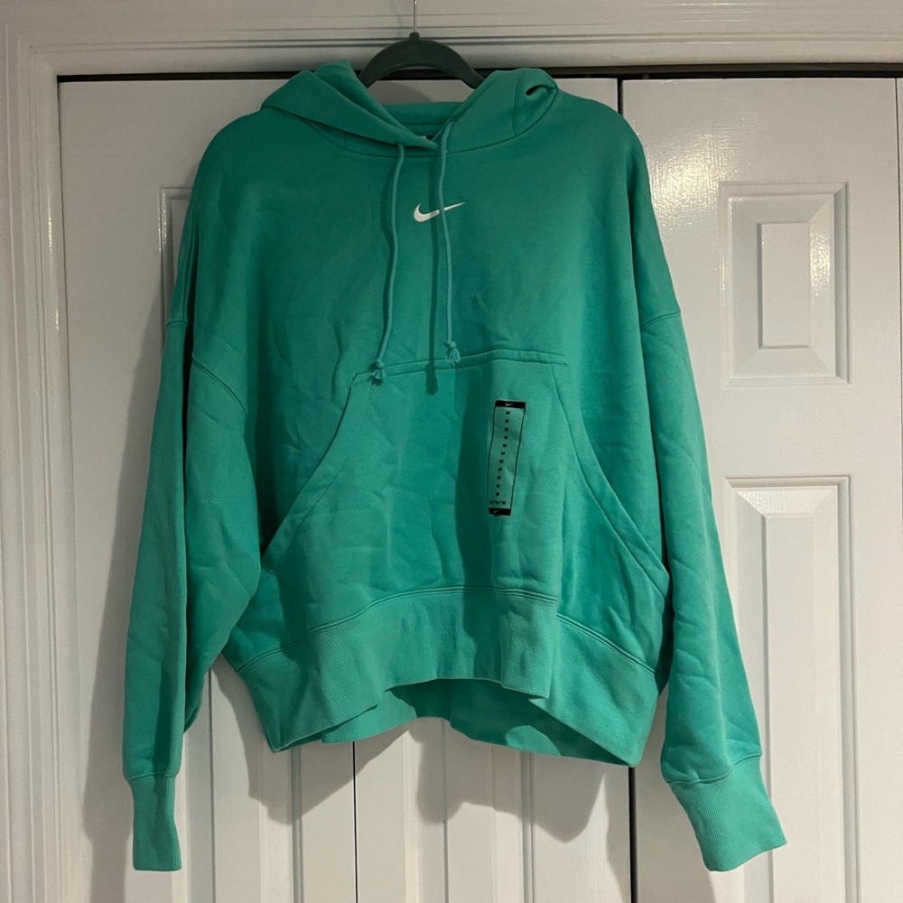 NIKE NWT women’s medium oversized sweatshirt
